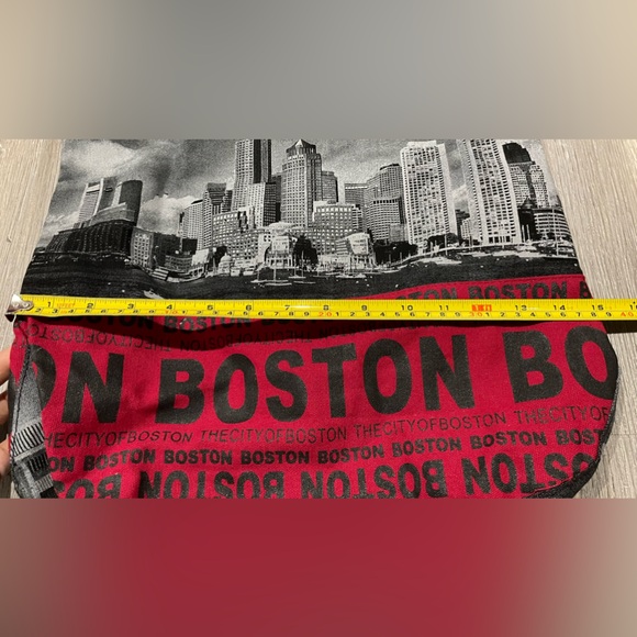 NWT hobo bag. - Picture 4 of 4